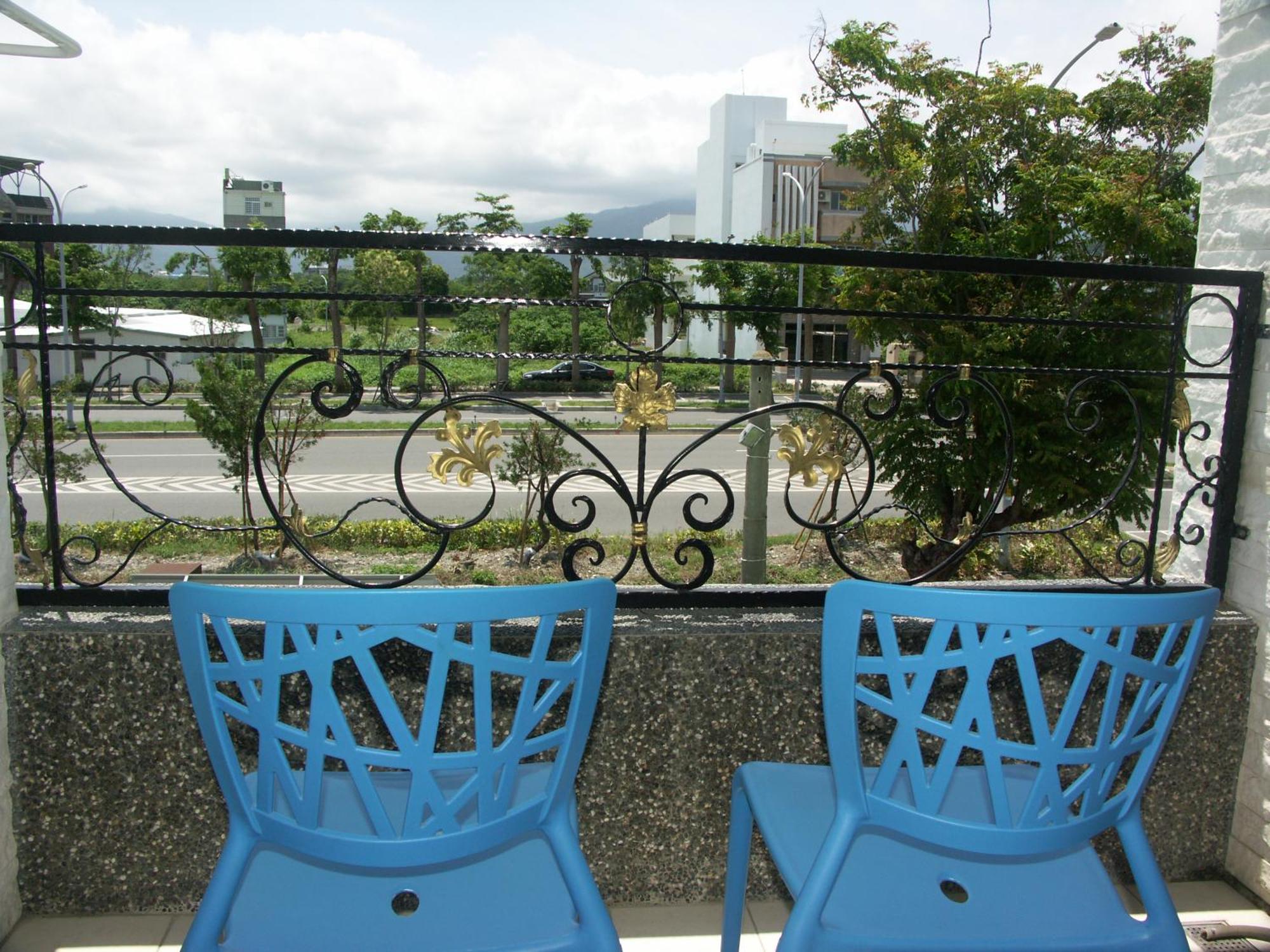 I Star Bed And Breakfast Taitung Bagian luar foto