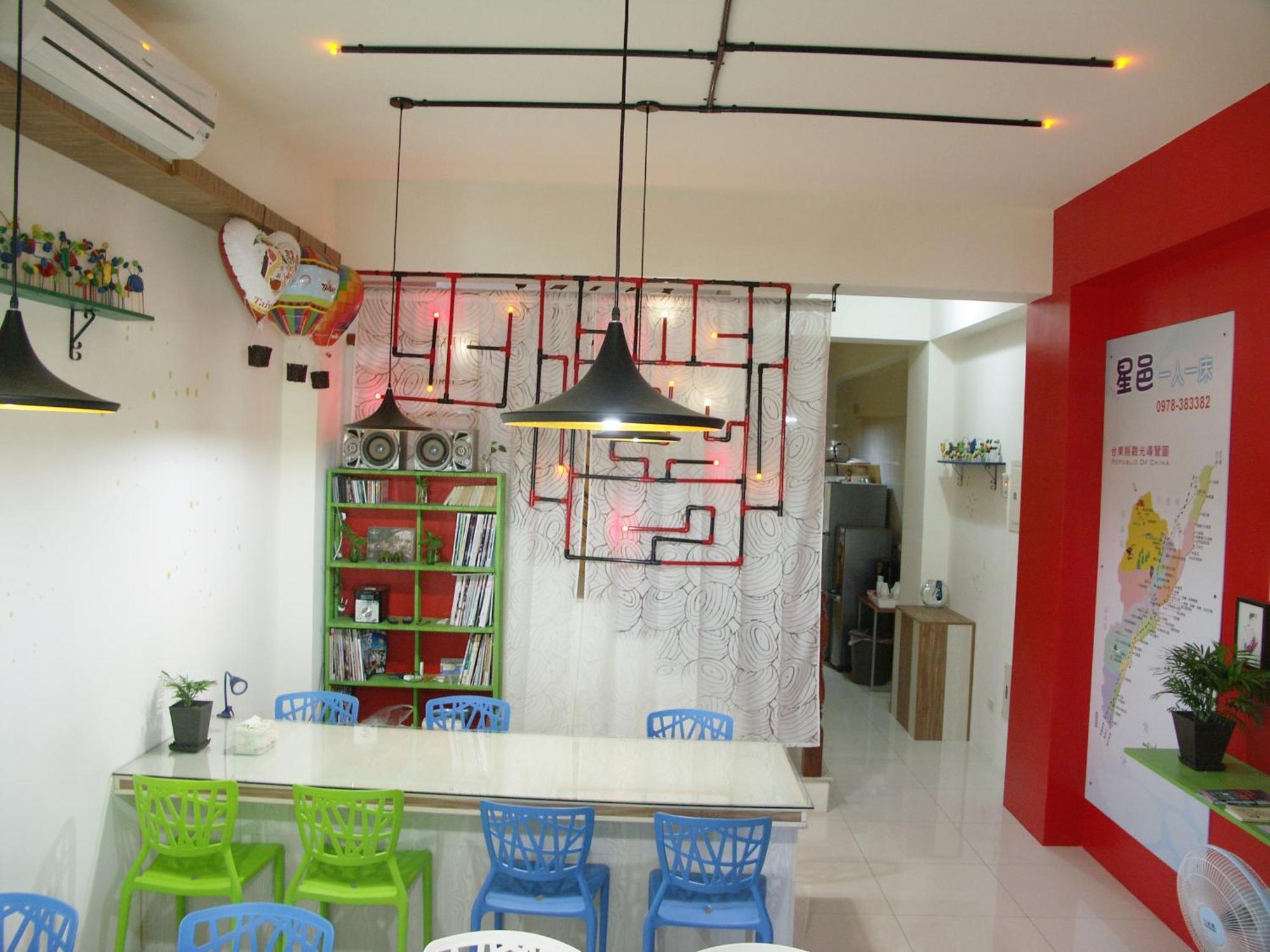I Star Bed And Breakfast Taitung Bagian luar foto